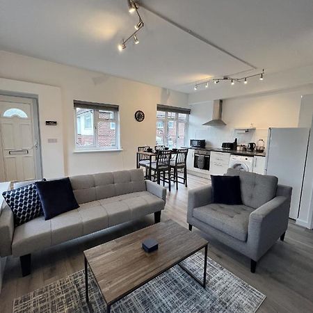 Warner Brothers Apartment Watford  Buitenkant foto