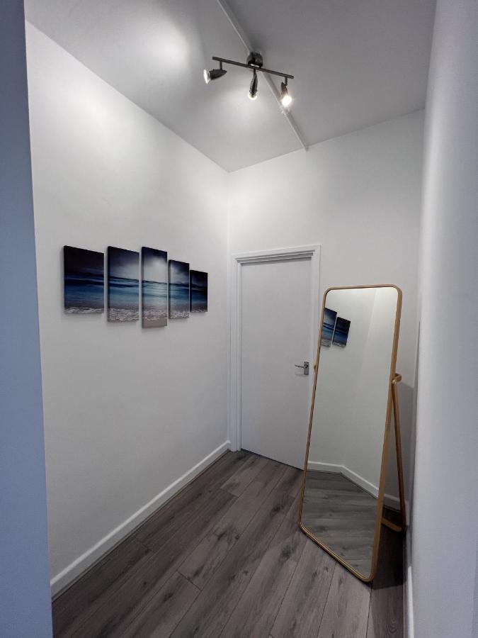 Warner Brothers Apartment Watford  Buitenkant foto