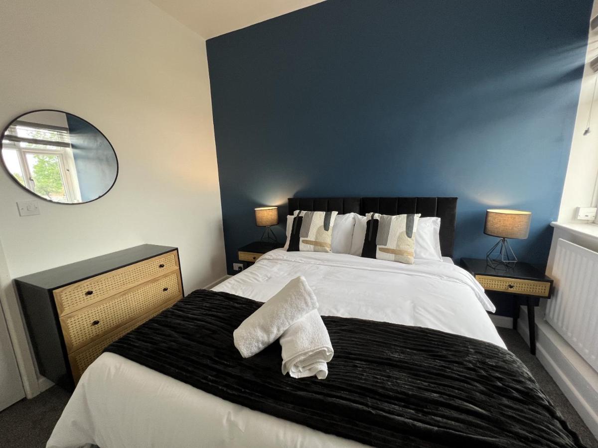 Warner Brothers Apartment Watford  Buitenkant foto