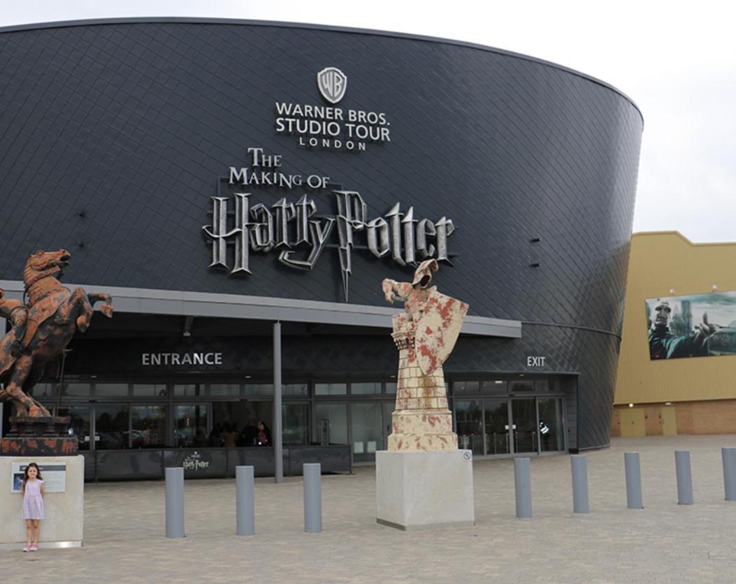 Warner Brothers Apartment Watford  Buitenkant foto