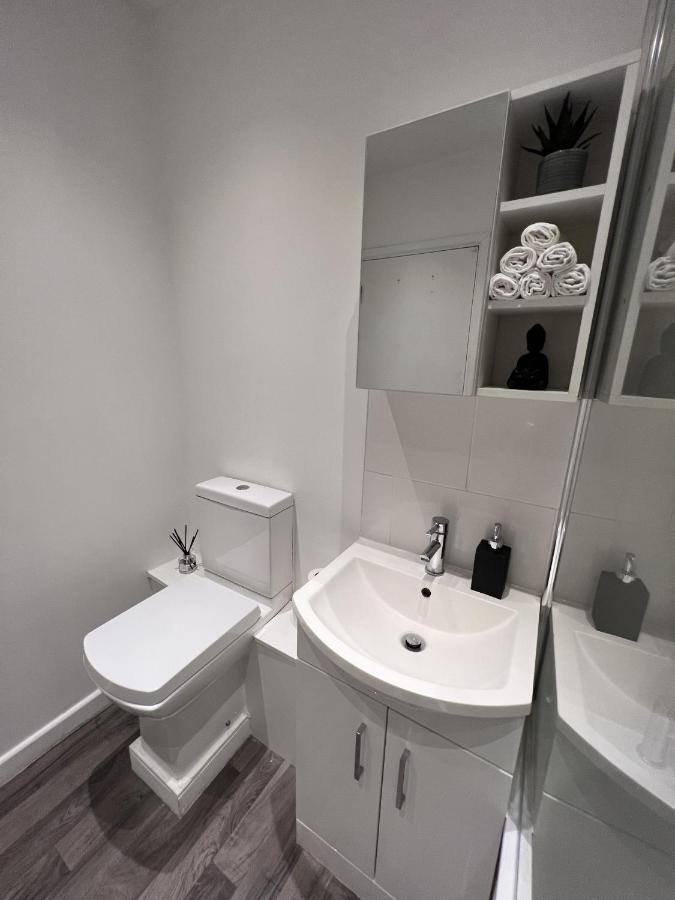 Warner Brothers Apartment Watford  Buitenkant foto